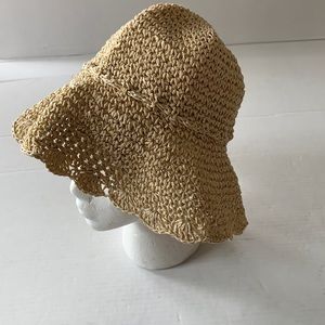 EUC Baby Gap beautiful floppy hat small (child size)